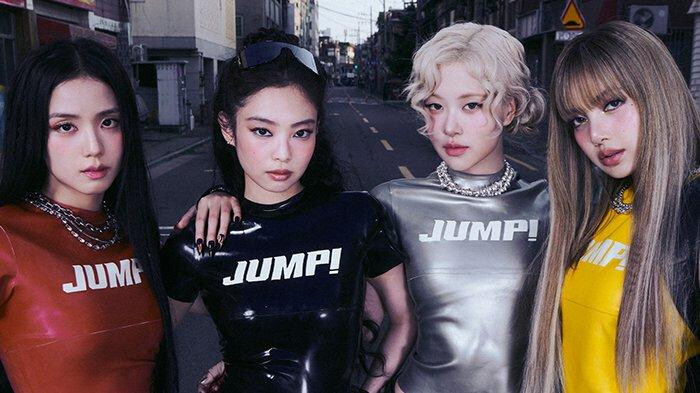 BLACKPINK RETURNS: M...