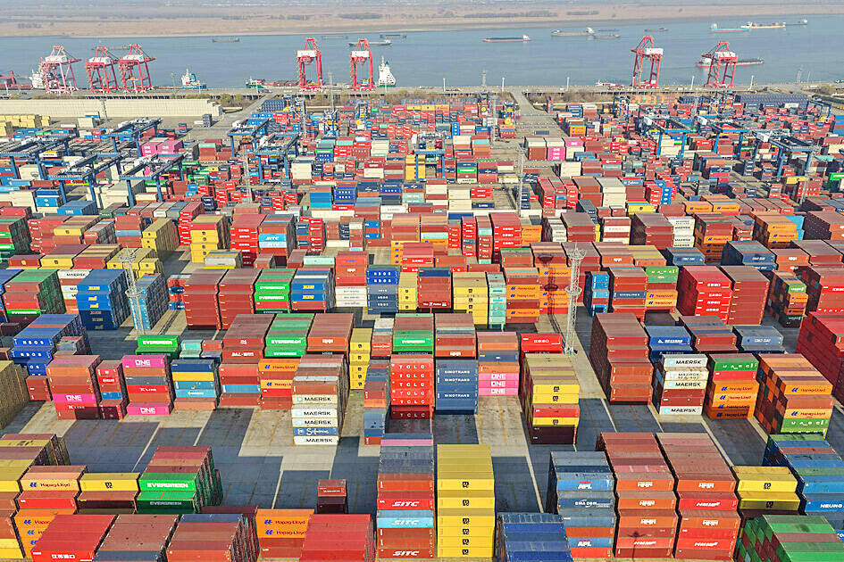 China Achieves Recor...