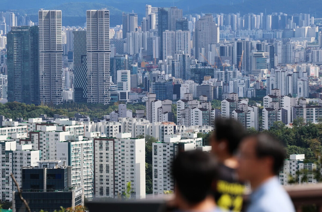 "Only for the Rich and Perfect Scorers": 300,000 Koreans Abandon Subscription Savings Accounts Last Year