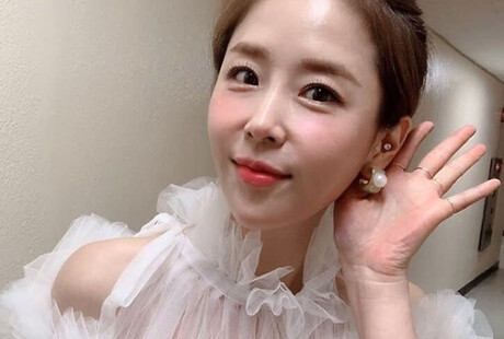 Shinji, the 'May Bride': Stunning Wedding Pictorial Released Ahead of Nuptials with Moon-won