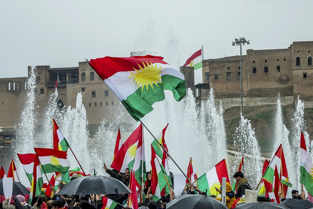 White House: "Trump Spoke with Kurds; No Current Plans for Ground Troops in Iran" 