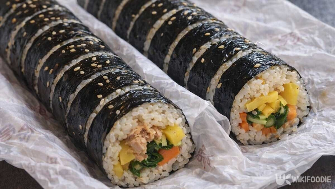 E-mart Launches "Half-Price" Kimbap at 3,980 Won for Two Rolls to Combat Inflation