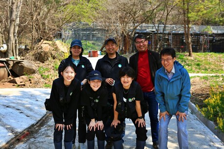 Project Moon Bear: Environmental activists are protecting and managing the bears. -1