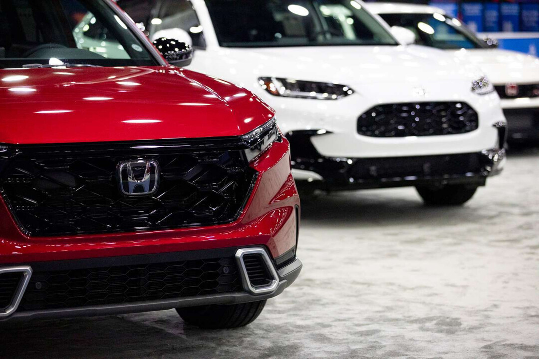 Honda Halts $15B Canada EV Plant Plans Amid Strategic Pivot to Hybrids
