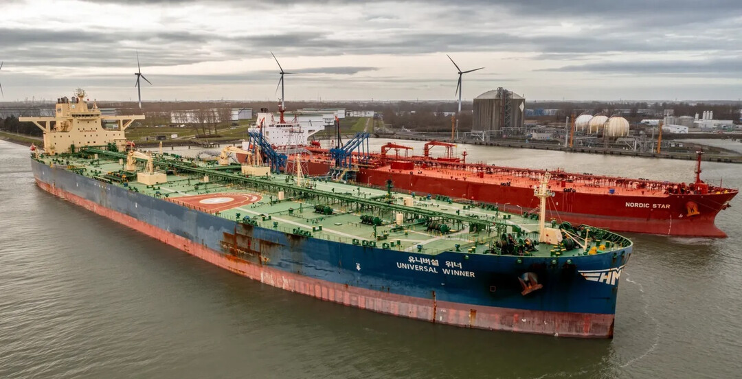 HMM Tanker Begins Safe Passage Through Strait of Hormuz; Foreign Minister Cho Says Negotiations Underway for Remaining 25 Vessels