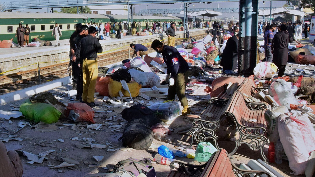 Bomb Attack Targets Moving Train in Pakistan: At Least 29 Dead, 102 Injured