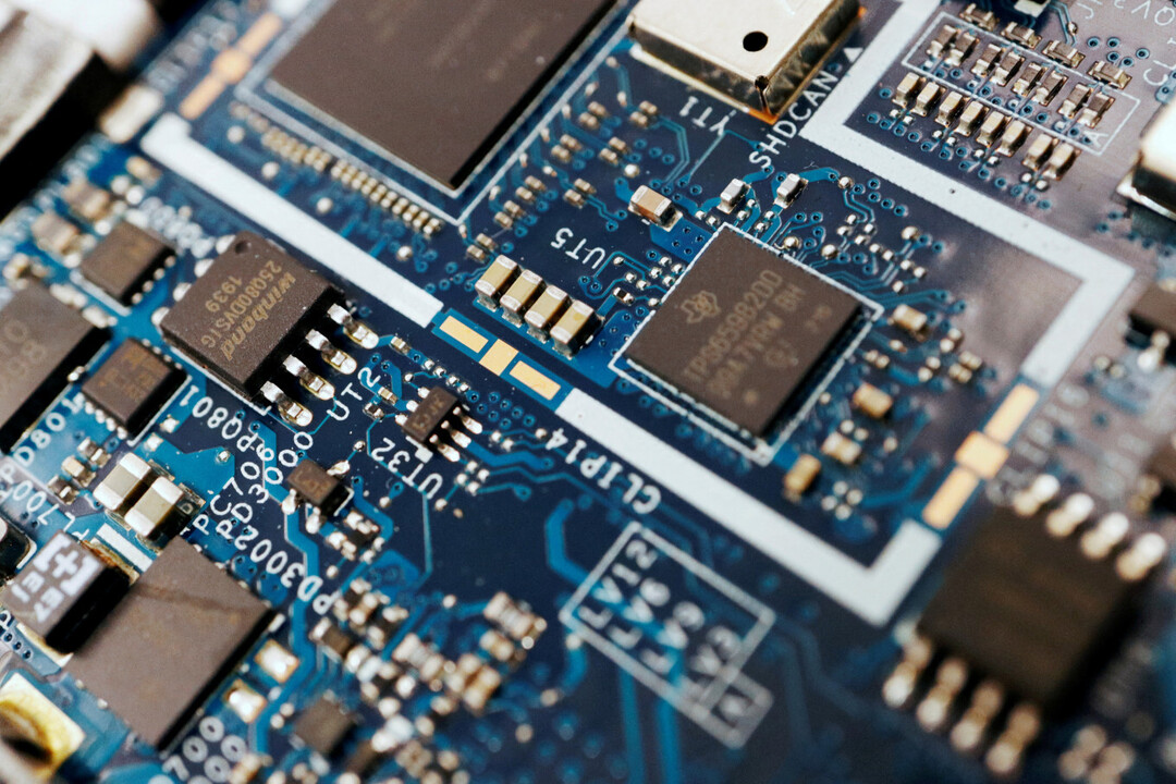 Battle for Semicondu...