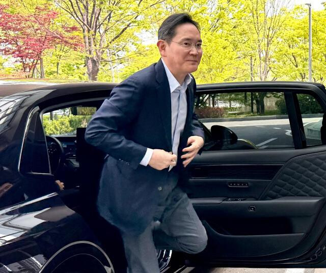 SAMSUNG, FERRARI LEA...