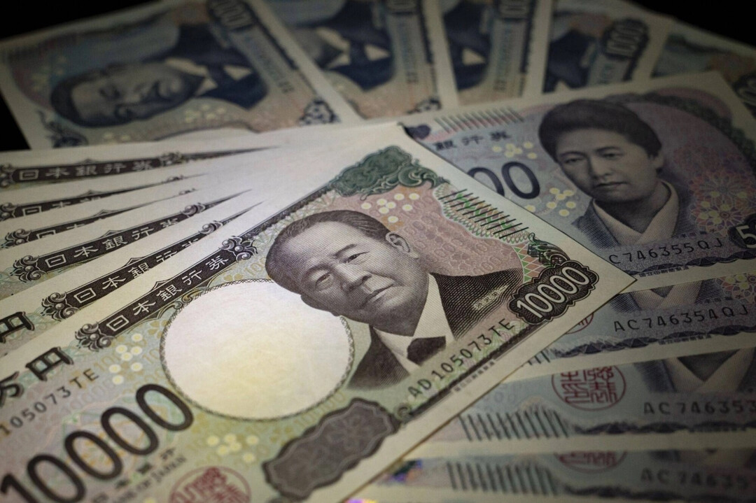 Yen and Won Hit Critical Lows as 'Strong Dollar' Fears Grip Asian Markets
