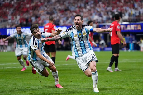 Messi’s Late Magic Propels Argentina to World Cup Final with Dramatic 2-1 Comeback Over England